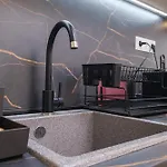 The House Of Pom Apartment *