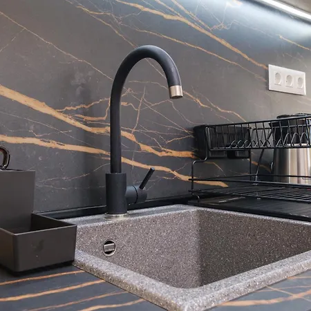 The House Of Pom Apartment *