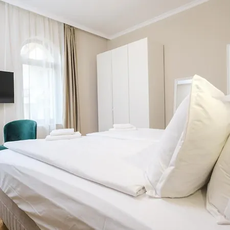 The House Of Pom Apartment *