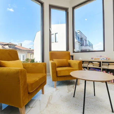 The House Of Pom Apartment *