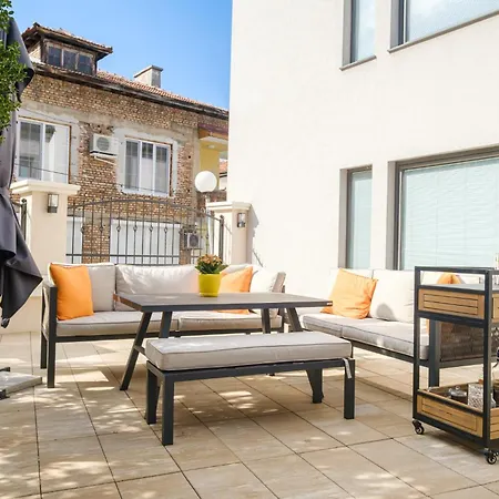 The House Of Pom Apartment *