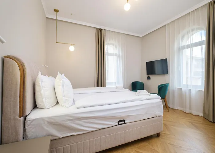 The House Of Pom Apartment *