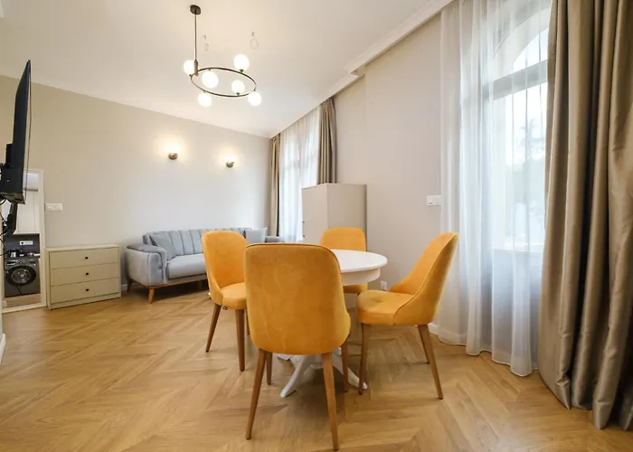 The House Of Pom Apartment *