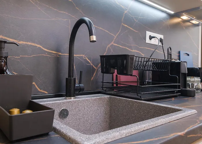 The House Of Pom Apartment *