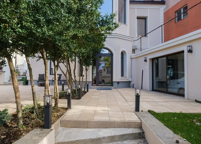 The House Of Pom Apartment *